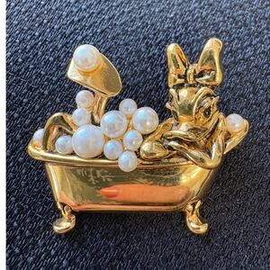Disney Napier Daisy Duck Bathtub Brooch Faux Pearl Gold Tone Pi